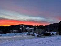Northern Maine Large Cabin 4 • Wifi • Kitchen • AC - 샬레 호텔