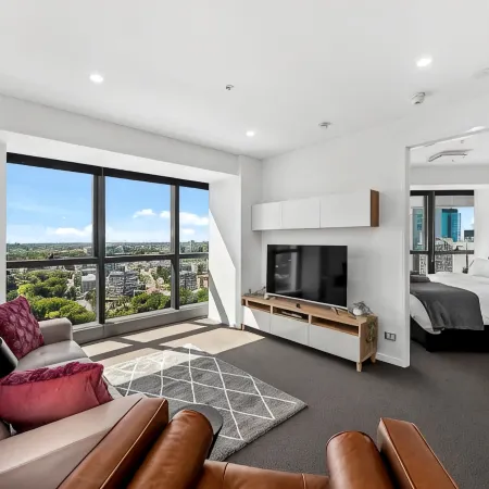 Infinity Excellence!~1Bed/1Bath/Office/1Car~VIEWS!