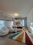 Spacious 5-bedroom house, WiFi, AC, 1 block from Lake & Main St. - 4-stjärniga