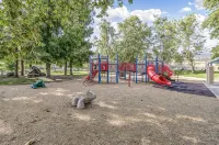 Hiker’s Paradise! Heated Pool, fire pits, and views - Wifi