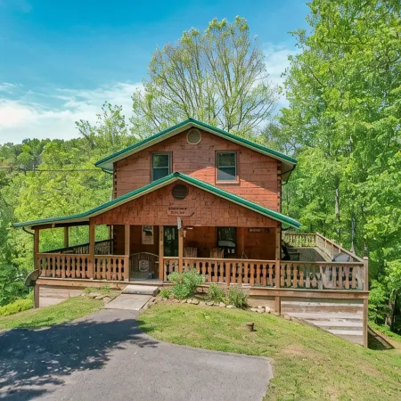 Beautiful Amazing Setting, Fire Pit & Pool Table, Large Wrap Around Deck w/ Spa!