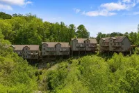 ♡ Your Happy Place Overlooking Center Hill Lake ♡ - 3성급