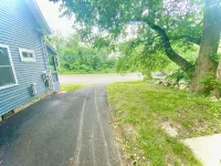 3 Bed / 1.5 Bath Townhome - 4つ星