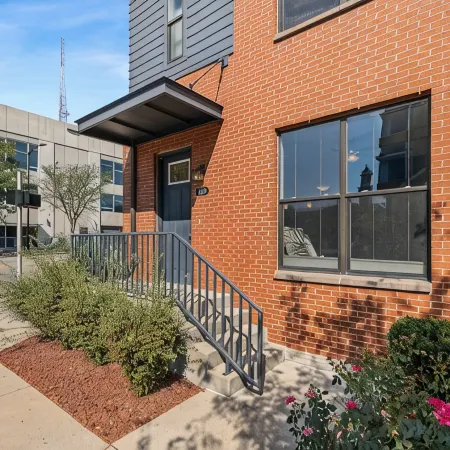 Downtown Skyline Views in Modern Townhome with Rooftop Patios