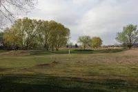 Totally Remodeled- All New Furnishings- Backs to Golf Course- Great Base Camp - 4 tähden