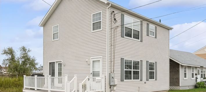 Steps to Beach Seaside Retreat. 3Br 2BA Home Where Comfort Meets Charm; Hotels in Hampton Beach