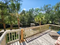 GULF ACCESS  home w/ dockage, private yard & 2 min walk to eat and stores! - Boutique
