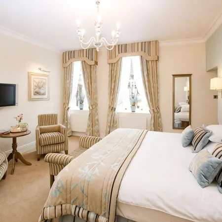 The George Hotel