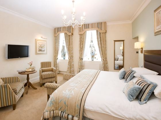 The George Hotel