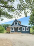 Family Cabin with Pond Near Branson - シャレー