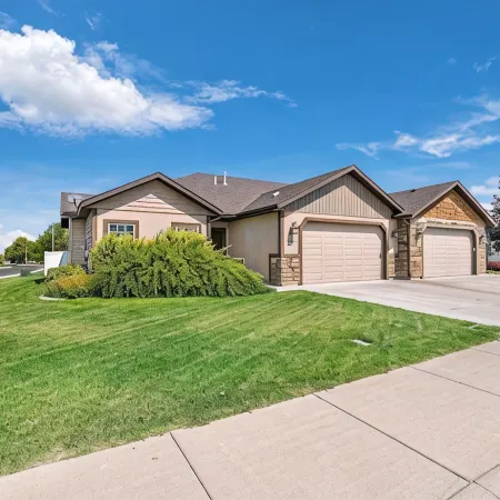 3-bedroom house in brilliant Twin Falls with AC, WiFi