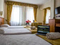 Hotel Galant Hotels near PalaTorino