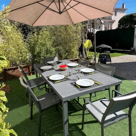 Air-conditioned apartment - All comforts - with garden and parking space