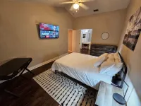 Adventure Coast: 4/2, Near Spring and Beach, Big Yard, Fenced - Boutique