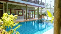 Le Grand Bleu Hotel - Infinity Pools