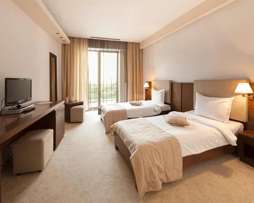 Hotel Yesterday Các khách sạn gần Trung tâm mua sắm AFI Cotroceni