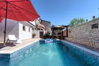 Villa Kascuni - Pools