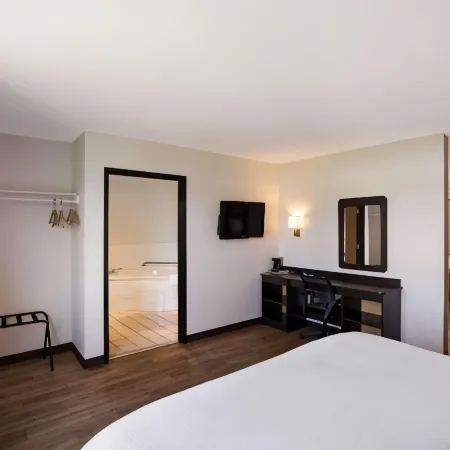 Quality Inn & Suites Junction