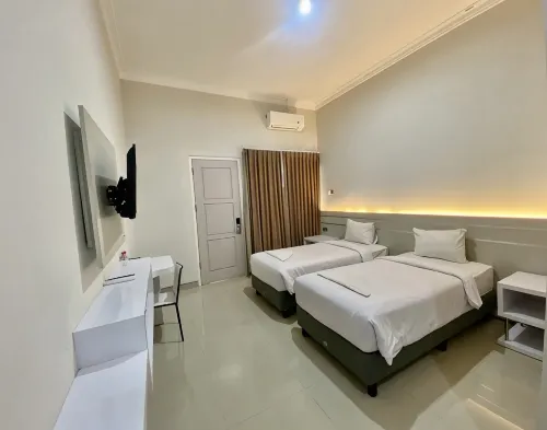 El Malik Hotel Sumenep - parking