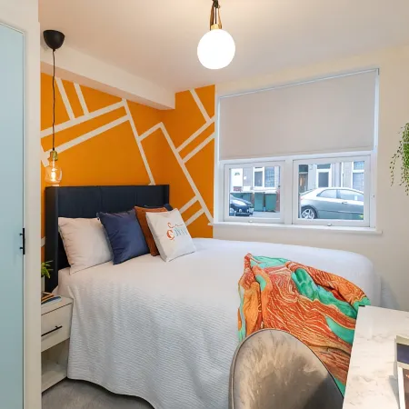 Stylish 5Bed,5 Bath House/On Street Parking/Garden