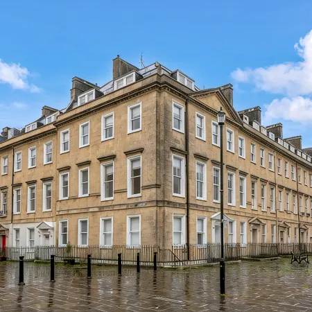 Prime Location! 1-Bed Flat Nr Attractions - VAT Q