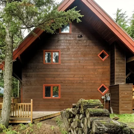 Lodge-style Chalet w/ Hot Tub Near Alyeska