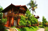 Jambuluwuk Convention Hall & Resort Puncak - parcheggio