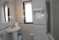 Hostal Universal - parking