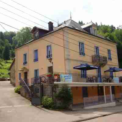Aux Studios du Parc Hotel Exterior