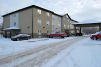 Paradise Inn and Suites Redwater