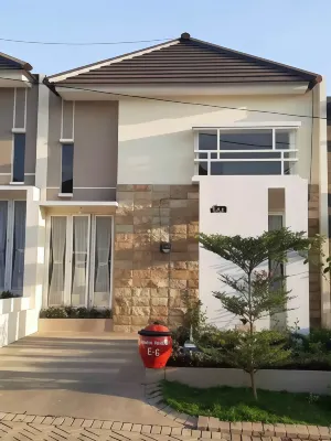 Alysahouse - 2 Bedrooms, Dekat Jtp3
