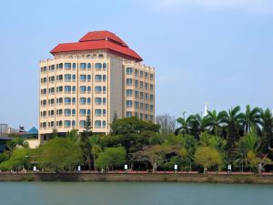 Vivanta Ernakulam, Marine Drive