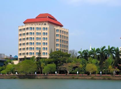 Vivanta Ernakulam, Marine Drive