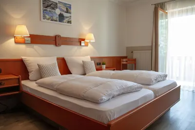 Hotel Bastei Hôtels à : Muhldorf am Inn