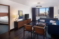 Hyatt Regency Minneapolis Отели рядом с достопримечательностью «Park Place Plaza Retail Space»