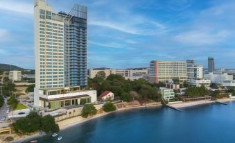 S Sriracha Hotel & Residence