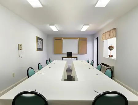 哥倫比亞機場戴斯套房飯店