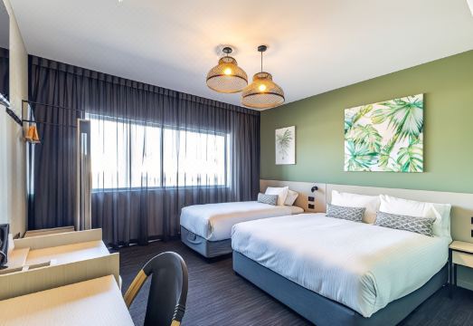 Nightcap at Commercial Hotel