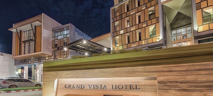 Grand Vista Hotel Chiangrai チェンライのホテル