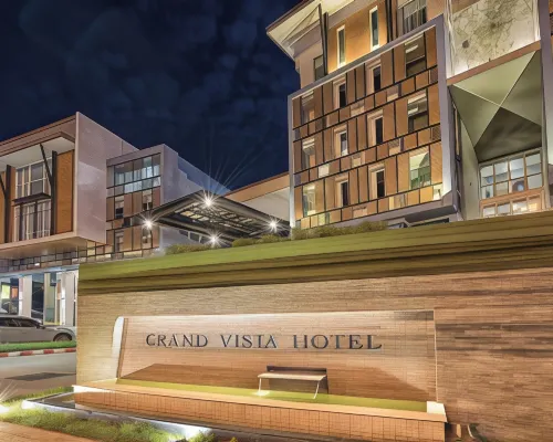 Grand Vista Hotel Chiangrai Hotels near Roy Hun Noodle