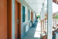 Cathedral Valley Inn Hotels in Wayne County