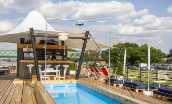 Botel Dunajský Pivovar - Housity
