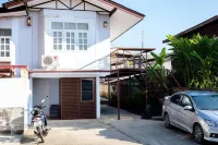 P.L.P Guesthouse - Mae Hong Son Hotels in Mae Hong Son