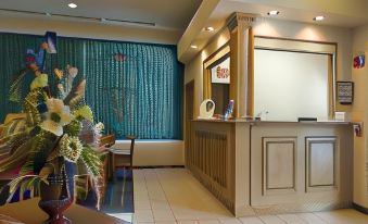 Ramada by Wyndham Hendersonville