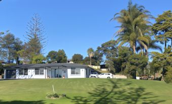 The Seaview Tavern Motel