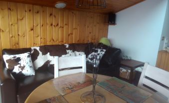 St Gervais, Home with A View. Dble Bedroom; Child Bed. Pkg. Central Quiet Venue