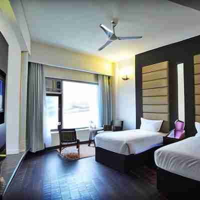 Lemon Tree Hotel, Katra Rooms