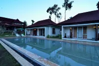 Villa Kendi Hotels in Genteng