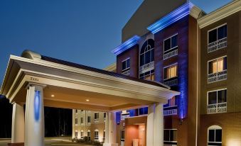 Holiday Inn Express & Suites Raleigh SW NC State