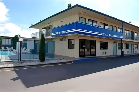 Motel 6 Carlsbad, NM